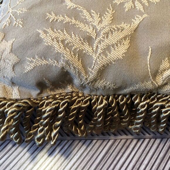 Vintage Tapestry Throw Pillow w/ Tassels Gold Tone Autumn Maple Leaf Print - Picture 7 of 9